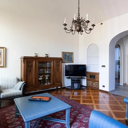 Lägenhet Re Umberto Luxury